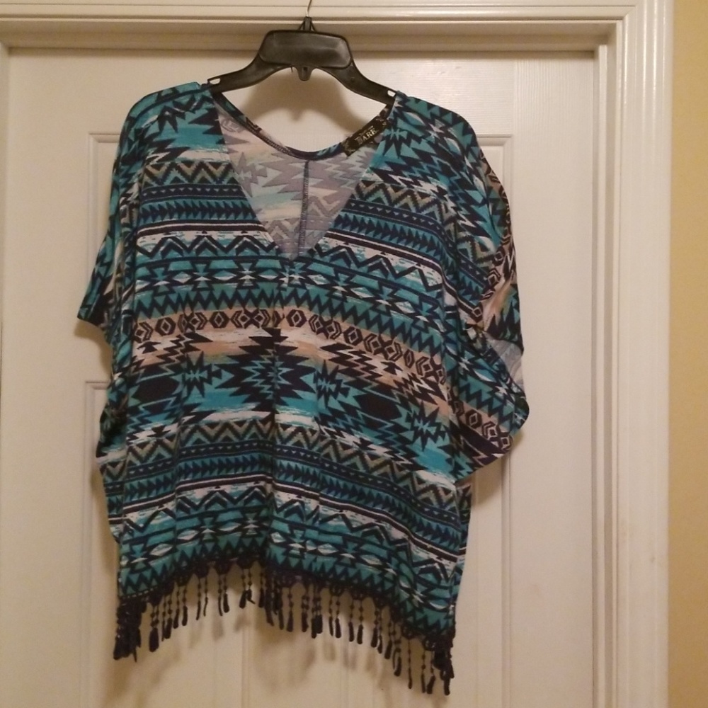 💞Juniors Aztec Poncho-Style Shirt
